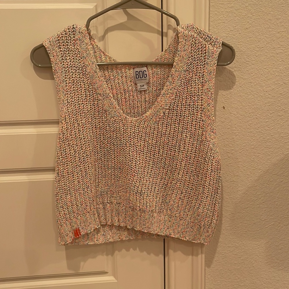 Multi color BDG sweater like tank